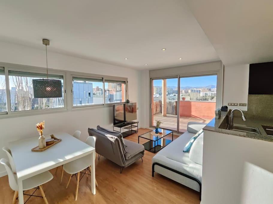 Large Terrace Luxury Apartment 산트 아드리아 데 베소스 외부 사진
