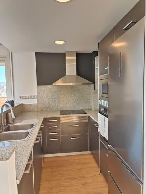 Large Terrace Luxury Apartment 산트 아드리아 데 베소스 외부 사진